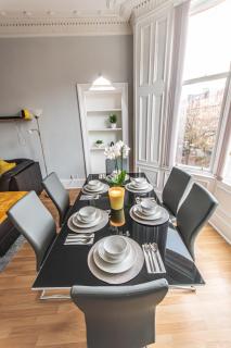 Cinema Room 3Bed Glasgow City - 0