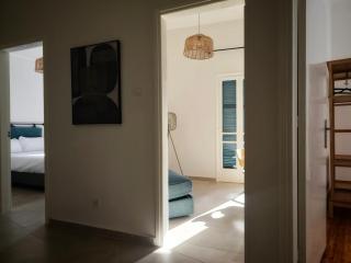 Bluewood Retreat|Cozy Vintage 3BDR Nicosia Heart - 5