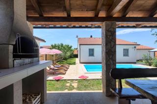 Haus Daniela Mit Überdachter Terrasse Und Pool - 5