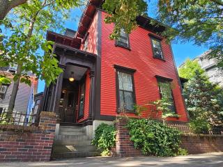 Stunning Apartment in Historic Federal Hill Mansion near Downtown & College Hill - 9