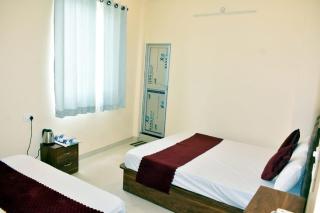 New Rameshwaram Hotel Near 15 Mins walking from Ram Janam Temple - 1