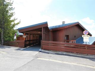 Studio cabine rénové, proche des pistes avec balcon - FR-1-275-127 - 1