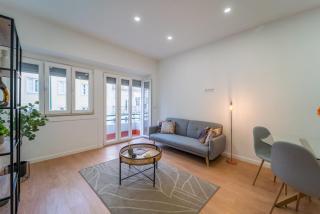 Bright 3BR w/ 2 Baths – Near Graça & Tagus | By Airnest - 0