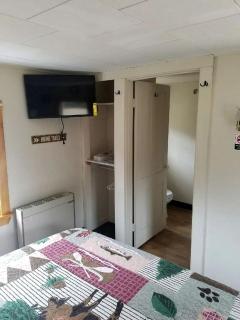 Cozy Cabin Rental for a Weekend Getaway in New Hampshire - 2