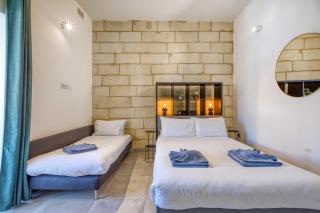 Traditional Guest House with shared roof terrace and jacuzzi GOBLU -  - 1