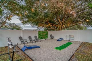 STAY GOLDEN Sleeps 6 Heated Spa Pool Yard Games BBQ W&D - 7