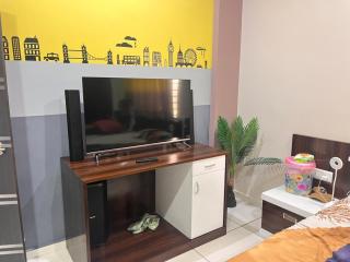 Private Room With Shared Leaving Room - Junagadh - 0