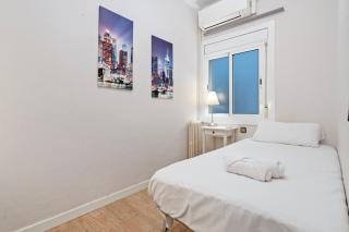 Eixample AC, Sunlit Balcony & Prime Location - 4