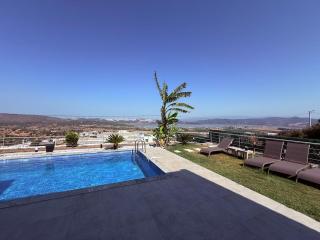 Villa with a full private pool - 2