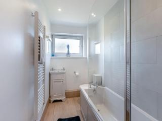 Water's Edge Holiday Home - 8