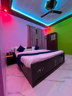 Hotel Aryaa kulam Palace - 0