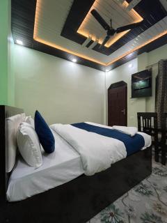 Hotel Aryaa kulam Palace - 1