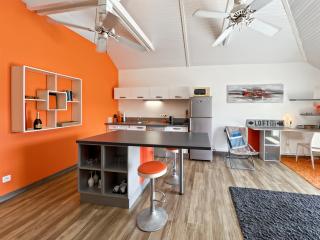 Mango Loft with Jacuzzi in Orient Bay - 5