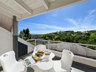 Mango Loft with Jacuzzi in Orient Bay - 0