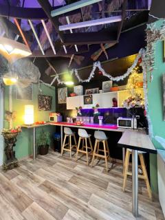 HOSTEL Pepper-Gold - FREE COFFE -TOWELS - FREE LOCKERS - STEP-FREE ACCESS - 4