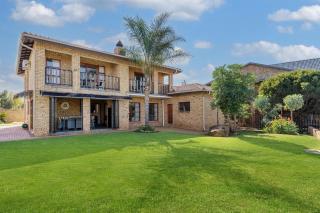 Luxurious Modern 4 bed home with no loadshedding! - 0