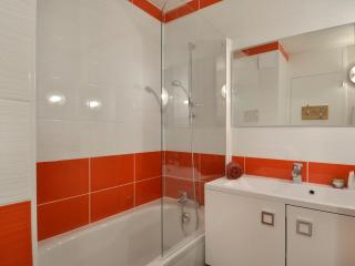 Studio rénové avec balcon, proche des pistes, cuisine équipée, animaux admis - FR-1-181-2008 - 2