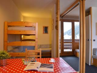 Studio divisible chaleureux · 4 pers · Accès pistes · Balcon - FR-1-181-2088 - 3