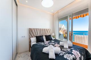 MalagaSuite Coastline Apartments Fuengirola - 9