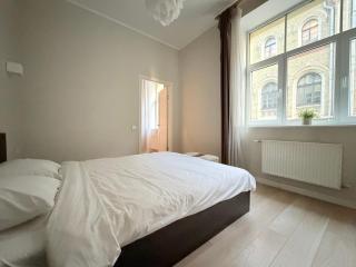 Next to Freedom Monument - 1 Bedroom 4 Guests - Central Location - 5