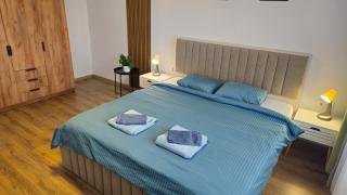 Stylish 2-Bedroom Apartment in Top Center - 5m walk to Metro station Serdika, Sofia statue -- 1 FullBath & 1Washroom - 0