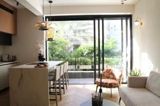 Stylish New 2BR & Near Beachfront By SweetyGuest - 9