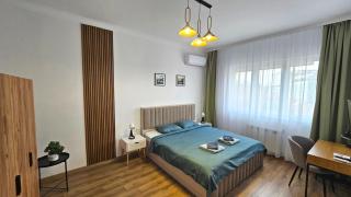 Stylish 2-Bedroom Apartment in Top Center - 5m walk to Metro station Serdika, Sofia statue -- 1 FullBath & 1Washroom - 9