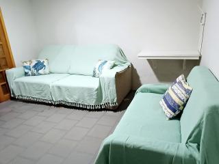 Casa Temporada Ubatuba próxima à praia, check-in e out flexíveis com 5 vagas na garagem, wifi - 1