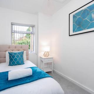 Stylish 3Bed House - Sleep 5 - Free On Street Parking - Smethwick - Wi-fi Netflix 11TH - 2