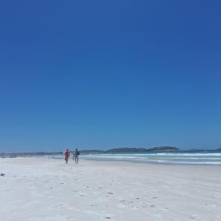 Apartamento Elegante em Prédio de Luxo na Praia das Dunas - 9