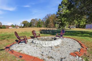 Cozy Country Retreat - Hot Tub, Fire Pit & Guitars home - 9