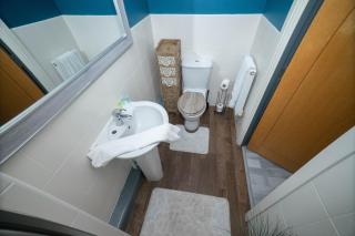 Swansea 3 Bedroom House Near Centre and Marina - 6