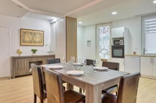 L'explorateur - Entièrement refait - Hyper centre - 0