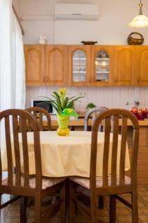 Strandnahe Ferienwohnung Jure Mit Großer Terrasse - 8