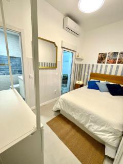 Madrid Rio 8 People 3 Bedrooms 3 Bathrooms 2 Patios Parking - 3