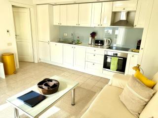 JASMINE DELUXE APARTMENT with super-king bed, large sun terrace and spectacular views - 6