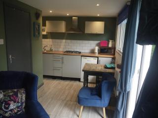 Skyline Guesthouse - 1