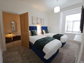 Albert House, 4-Bed Home, Free Parking & Garden - 9