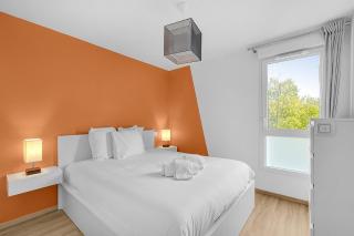 Bright apartment with parking and wifi - 5