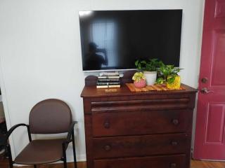 2BR Urban Retreat Near Downtown Lafayette - 2