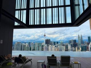 Lucentia Residence By Homestay - 1