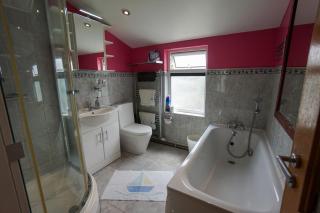 Charming 2 BDR Home with Garden and Light - 6