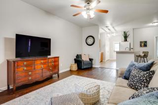 1 Mi to Historic Dtwn Weatherford Home with Yard - 5