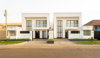 Crescent Cove, Luxury 3 Bedroom Home - 0