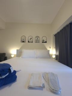 Click Stay - JLT - Entire Studio & Balcony Lakes view Apartment -HW - 0