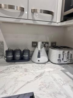 2BR Flat Free Parking & WiFi Lambeth Serviced Accomodation by Realesteem - 6