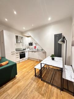 2BR Flat Free Parking & WiFi Lambeth Serviced Accomodation by Realesteem - 5