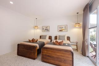 Sea Escapes Resort - 4