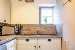 Charming 2-Bed Apartment in Bewdley Town Centre - 2