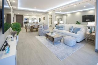 Luxury 2-Bed Condo At Encantame Towers - 6